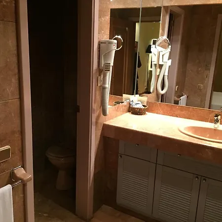 Hotel Mas Pau Avinyonet de Puigventós