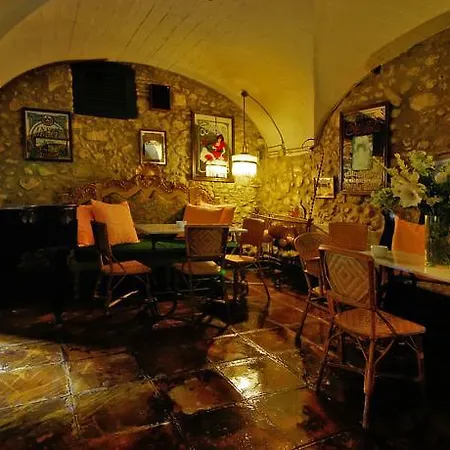 Mas Pau Avinyonet de Puigventós